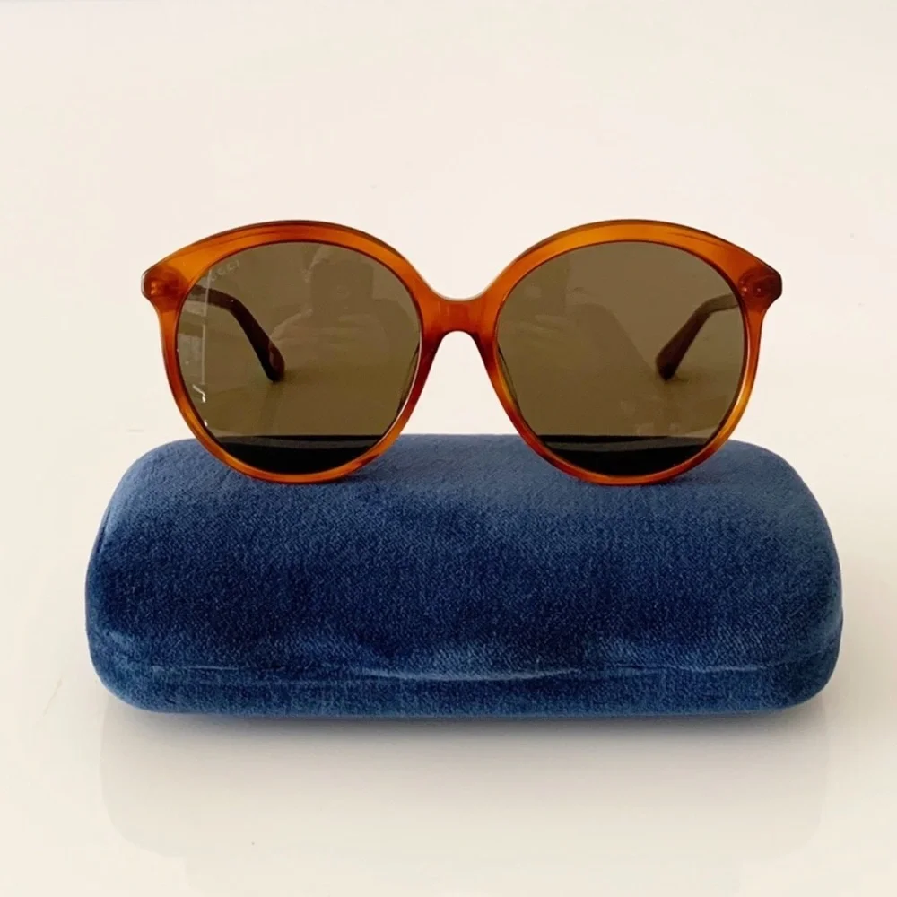 New - Gucci Sunglasses - Picture 3 of 15